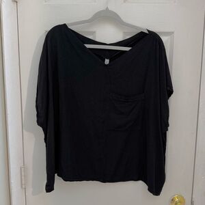 Cynthia Ashby Short Sleeve Boxy Blouse Size 1 Black Stretchy V Neck Flowy